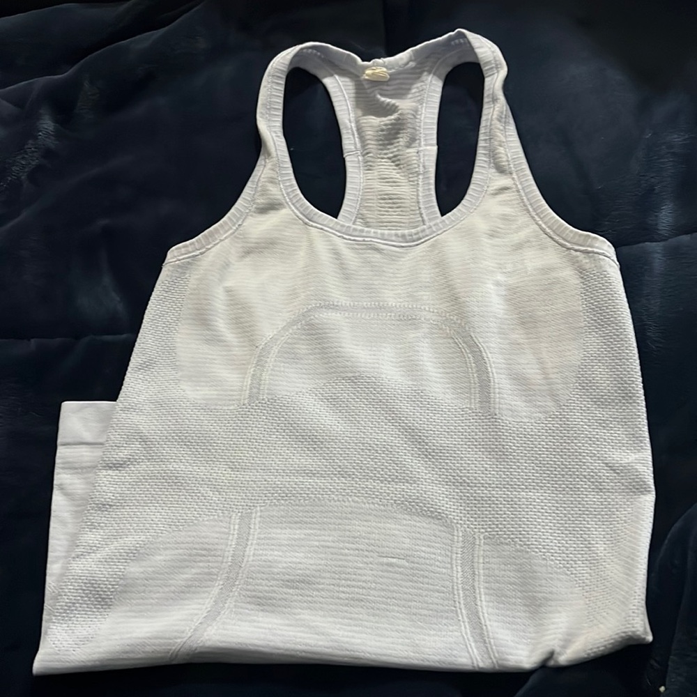 Swiftly light violet tank lululemon Sz 2